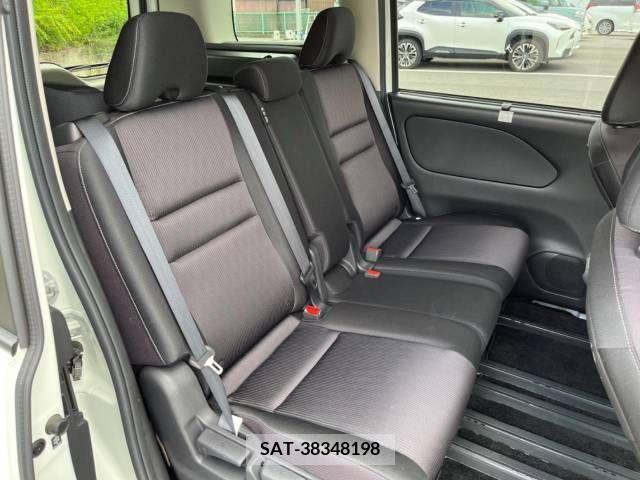 Nissan SERENA 2017-09 324928-11