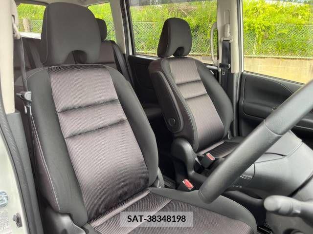 Nissan SERENA 2017-09 324928-10