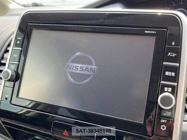 Nissan SERENA 2017-09 324928-2