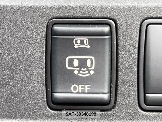 Nissan SERENA 2017-09 324928-7
