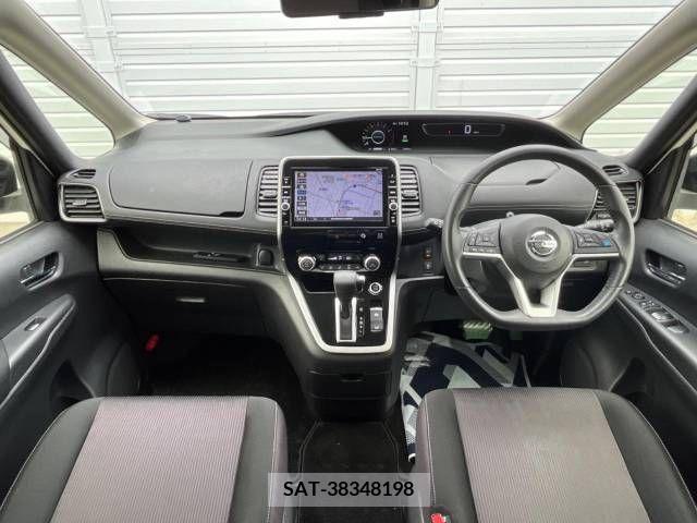 Nissan SERENA 2017-09 324928-1