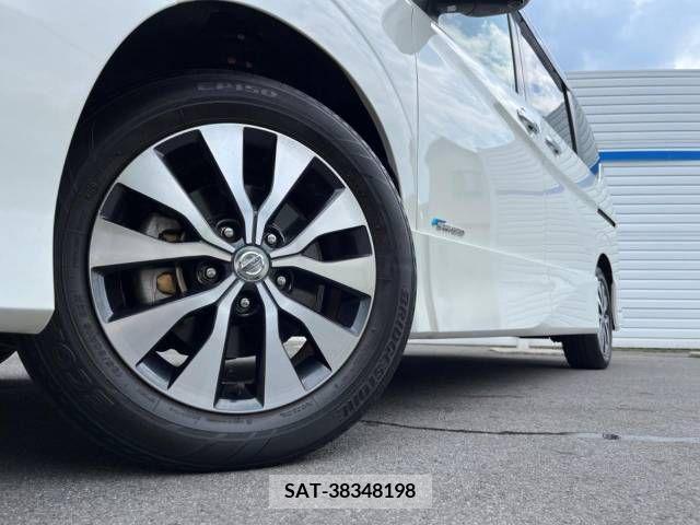 Nissan SERENA 2017-09 324928-17