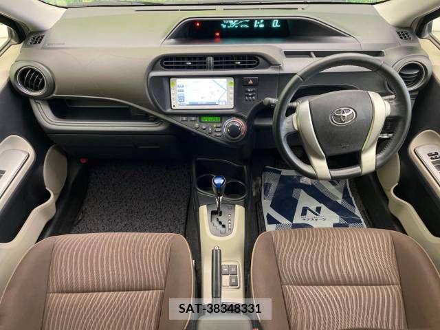 Toyota AQUA 2012-04 292305-1