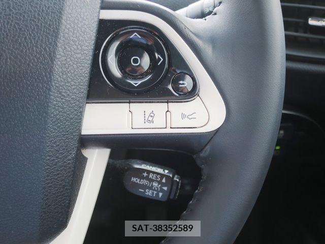 Toyota PRIUS 2018-10 343032-17