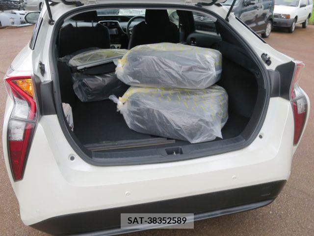 Toyota PRIUS 2018-10 343032-8