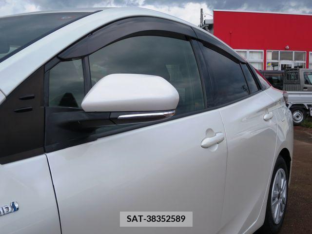 Toyota PRIUS 2018-10 343032-6