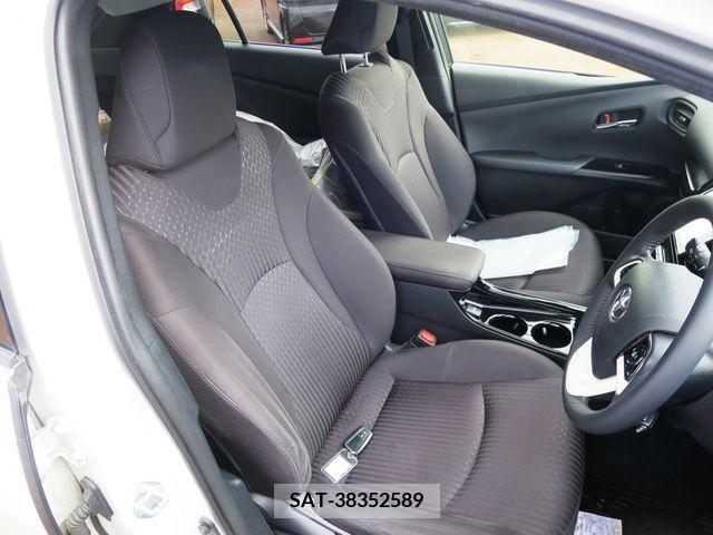 Toyota PRIUS 2018-10 343032-9