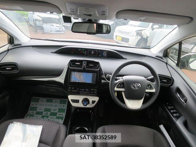 Toyota PRIUS 2018-10 343032-10