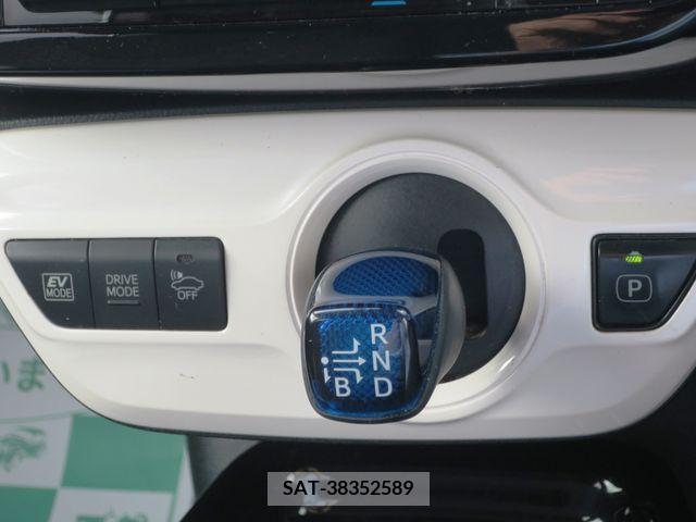 Toyota PRIUS 2018-10 343032-15