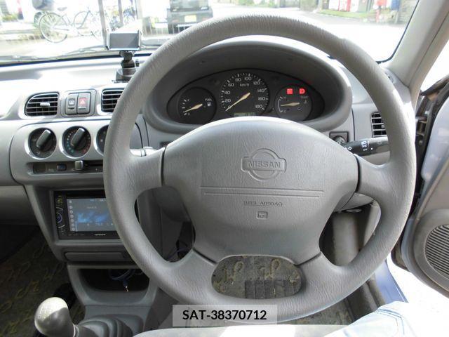 Nissan MARCH 2002-01 201059-9
