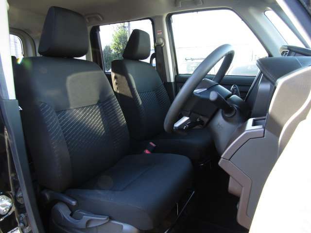 Toyota TANK 2018-06 8884-11