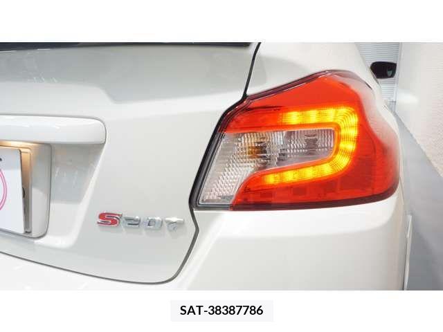 Subaru WRX STI 2016-03 225109-11