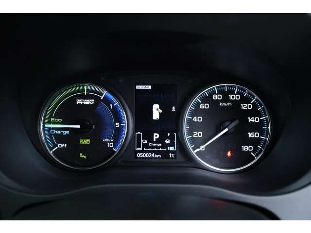 Mitsubishi OUTLANDER PHEV 2019-03 1403-11