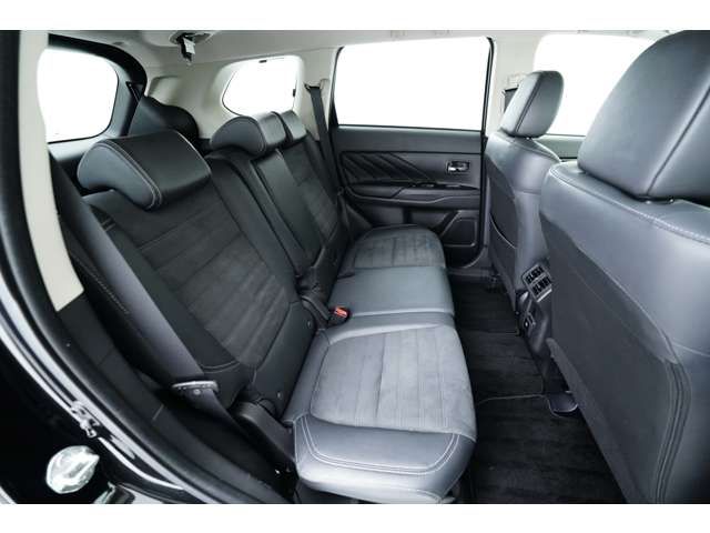 Mitsubishi OUTLANDER PHEV 2019-03 1403-8