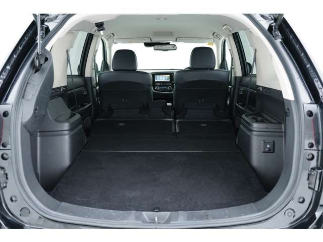 Mitsubishi OUTLANDER PHEV 2019-03 1403-10