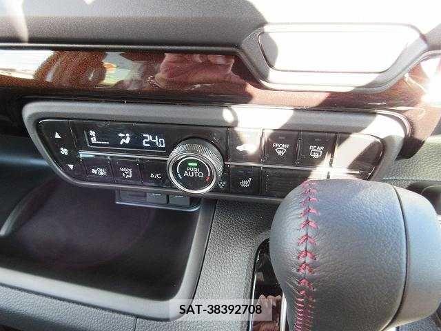 Honda N BOX CUSTOM 2022-11 201092-3