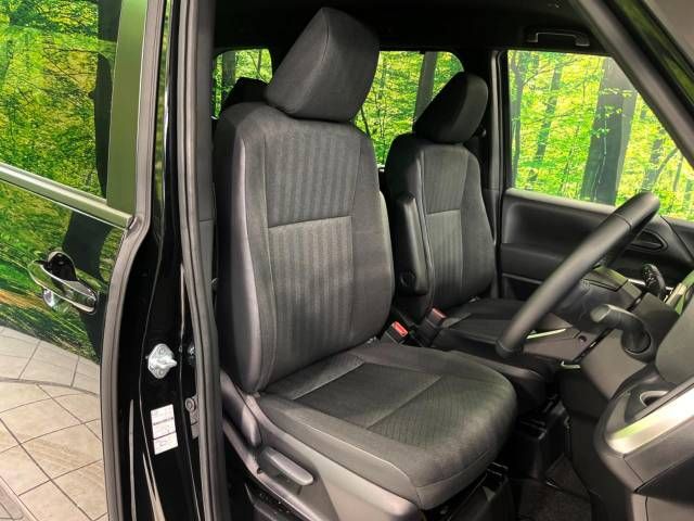 Toyota VOXY 2023-03 26673-8
