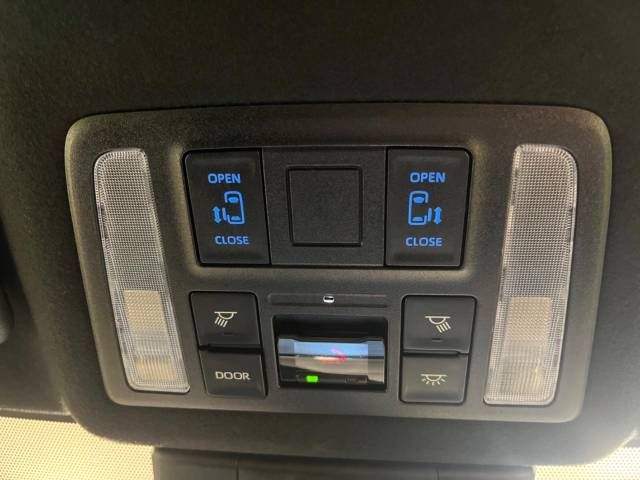 Toyota VOXY 2023-03 26673-4