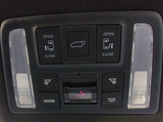 Toyota VOXY HYBRID 2023-03 185684-22