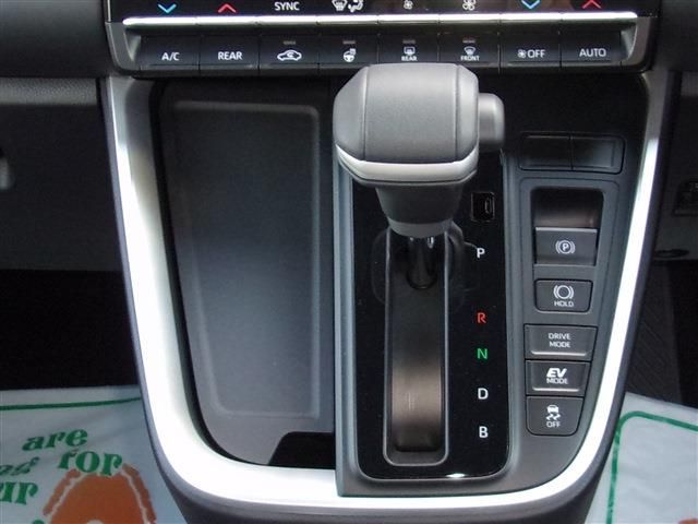 Toyota VOXY HYBRID 2023-03 185684-15