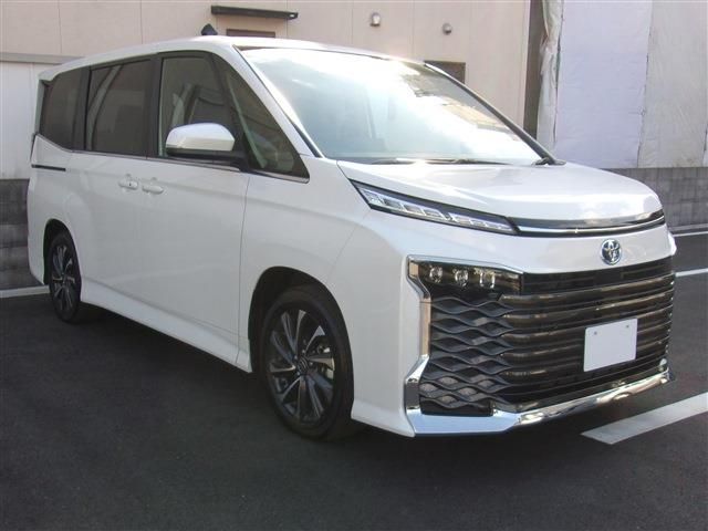 Toyota VOXY HYBRID 2023-03 185684-3