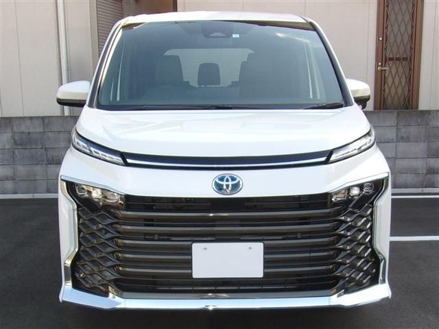 Toyota VOXY HYBRID 2023-03 185684-2