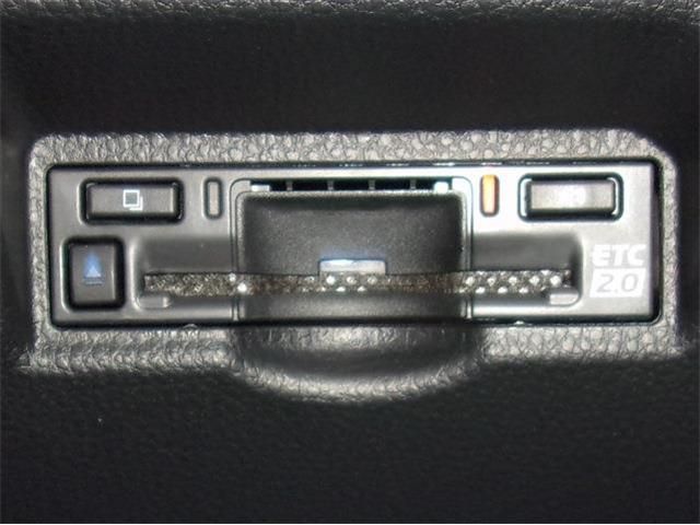 Toyota VOXY HYBRID 2023-03 185684-19