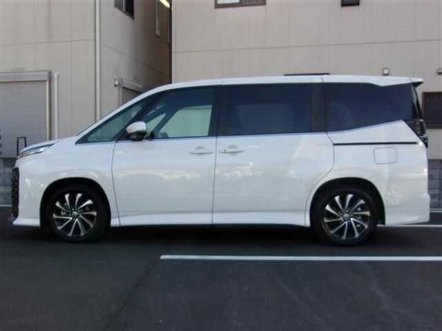 Toyota VOXY HYBRID 2023-03 185684-5