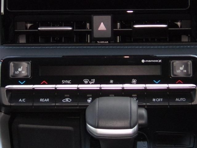 Toyota VOXY HYBRID 2023-03 185684-16