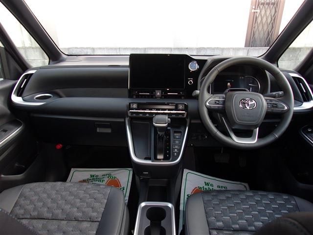 Toyota VOXY HYBRID 2023-03 185684-12
