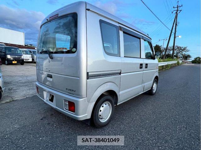 Suzuki EVERY 2010-01 359945-15