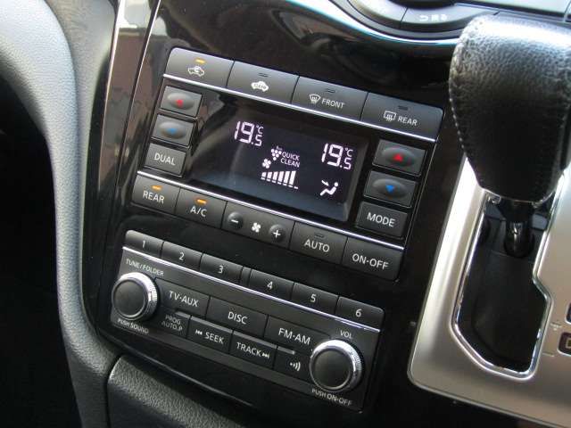 Nissan ELGRAND 2015-06 7066-14
