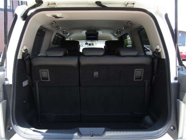 Nissan ELGRAND 2015-06 7066-18