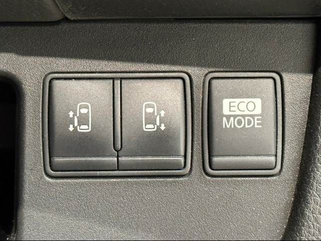 Nissan SERENA 2013-06 11954-7