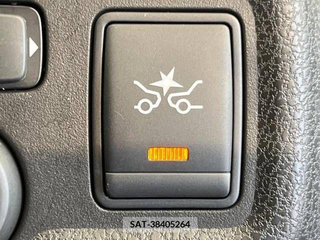 Nissan NOTE 2014-08 365397-6