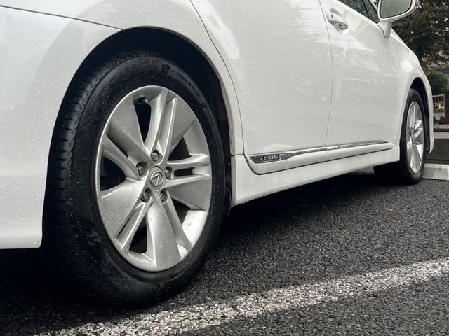 Lexus HS 2010-03 185613-18