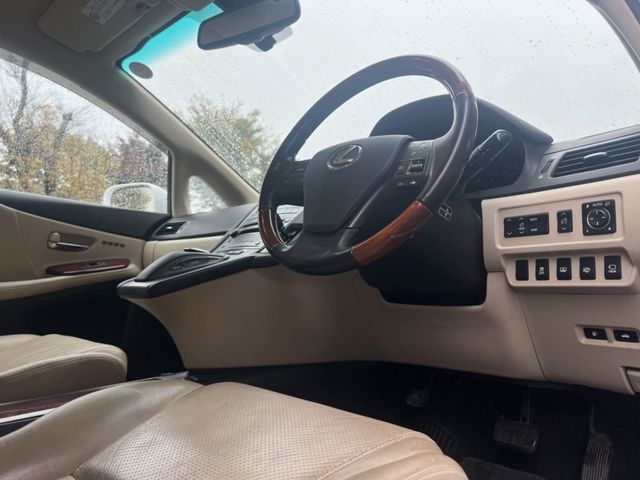 Lexus HS 2010-03 185613-6