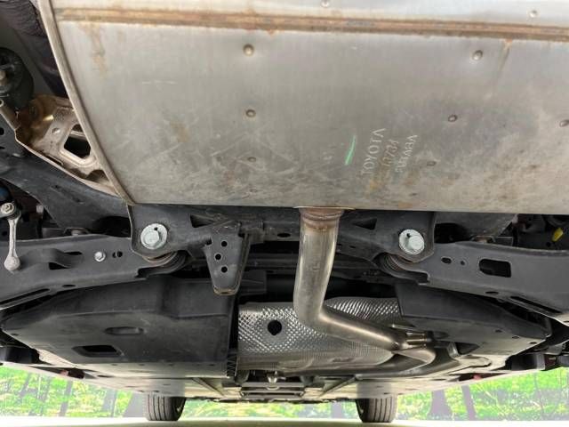 Toyota PRIUS 2018-06 187354-19