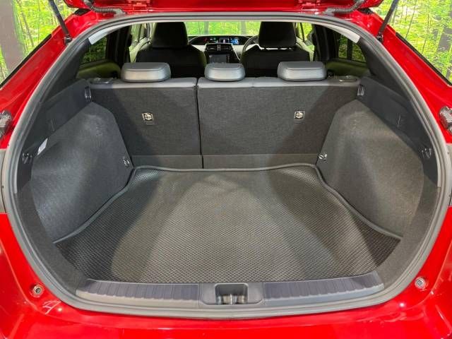 Toyota PRIUS 2018-06 187354-12