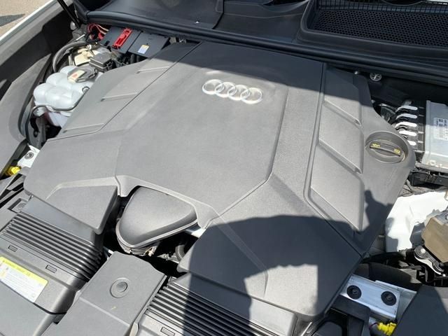 Audi Q8 2019-12 10026-19