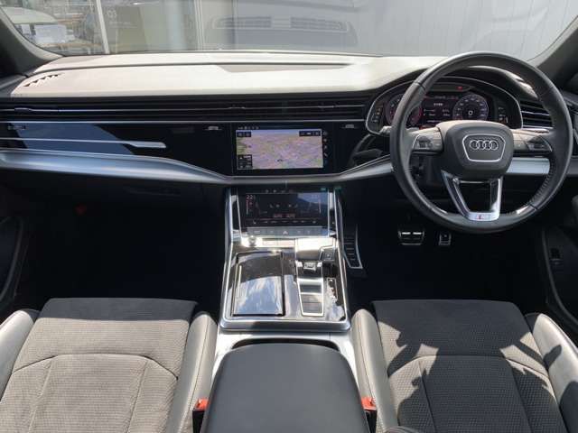 Audi Q8 2019-12 10026-6