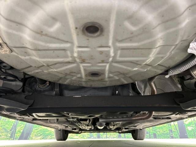 Nissan NOTE 2013-02 16820-19