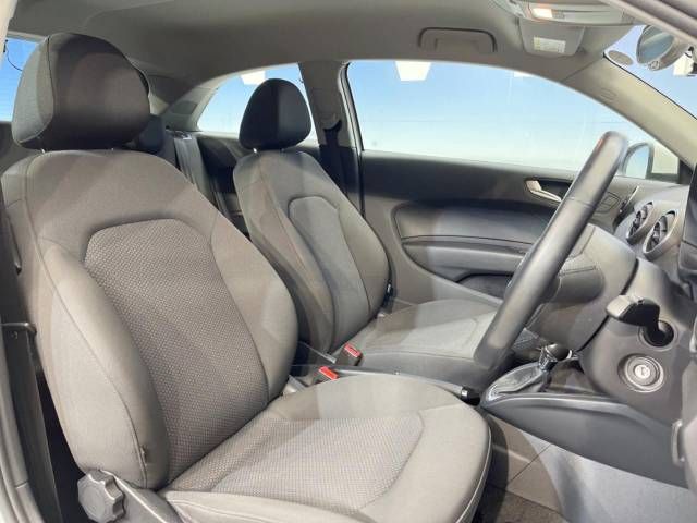 Audi A1 2016-10 187983-8