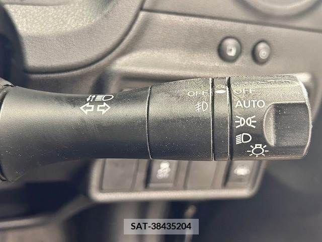 Nissan NOTE 2019-04 281734-6