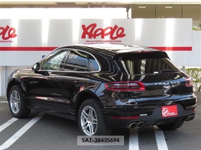 Porsche MACAN 2015-01 233395-2