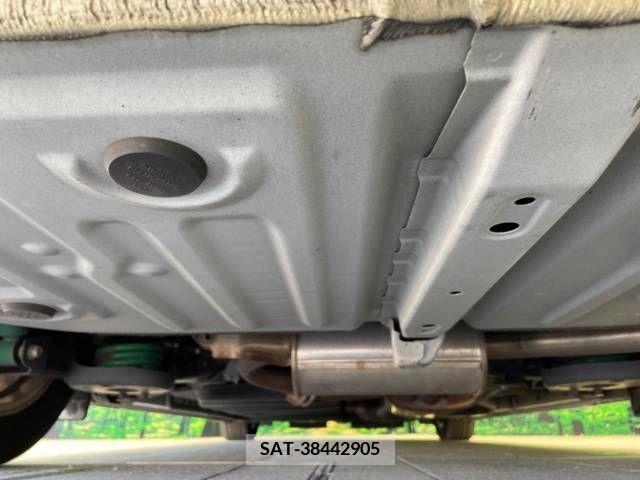 Toyota VOXY 2015-09 370308-19