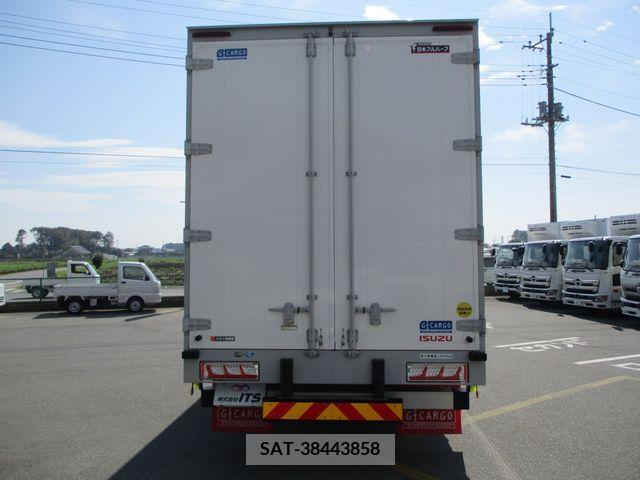 Isuzu GIGA 2021-08 251227-5