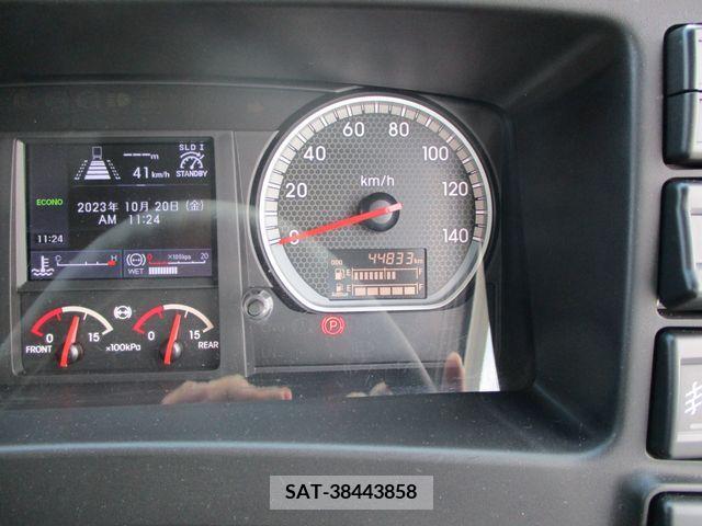 Isuzu GIGA 2021-08 251227-11