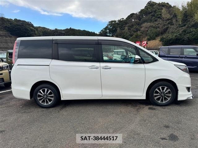 Toyota ESQUIRE 2019-07 206387-11