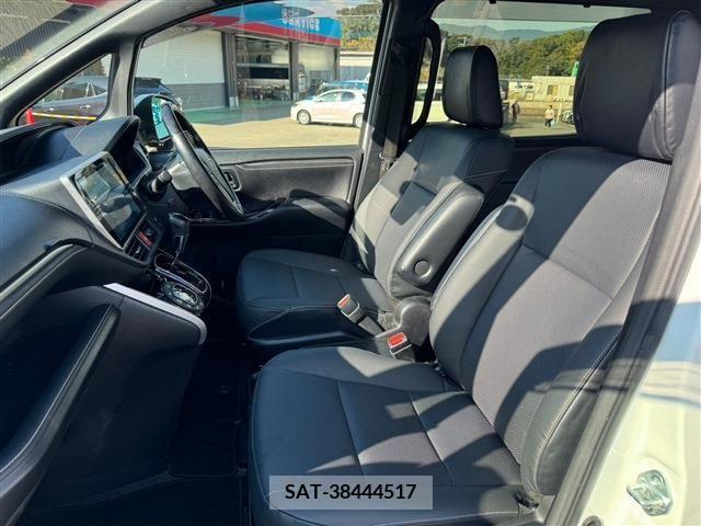 Toyota ESQUIRE 2019-07 206387-1